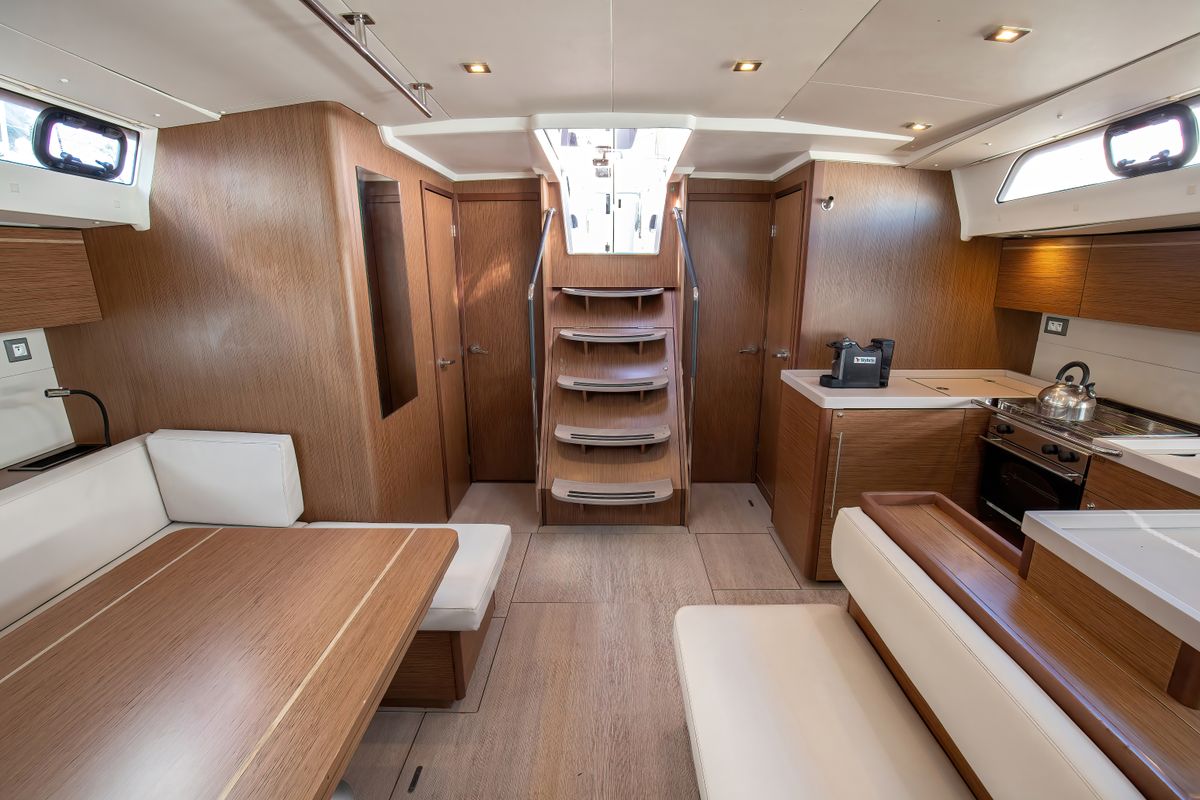 Salon of Hybris, a Beneteau Oceanis 51.1 sailboat at Tonnarella, Italy