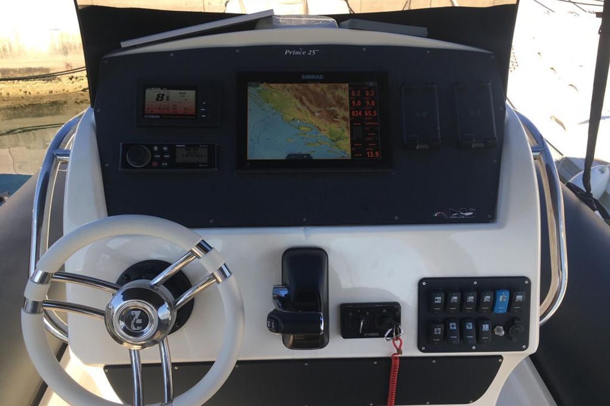 Cockpit of Nuova Jolly Prince 25, a Nuova Jolly Marine Nuova Jolly Prince 25 rib at Grad Biograd na Moru, Croatia