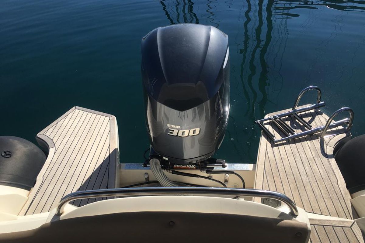 Deck of Nuova Jolly Prince 25, a Nuova Jolly Marine Nuova Jolly Prince 25 rib at Grad Biograd na Moru, Croatia
