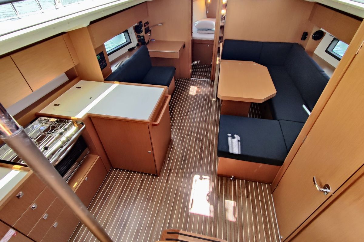 Salon of Relax, a Bavaria C42 sailboat at Općina Sukošan, Croatia