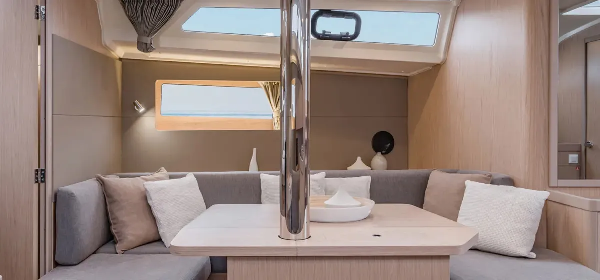Salon of Sunsail 41.1 Classic, a Beneteau Oceanis 411 sailboat at Procida, Italy