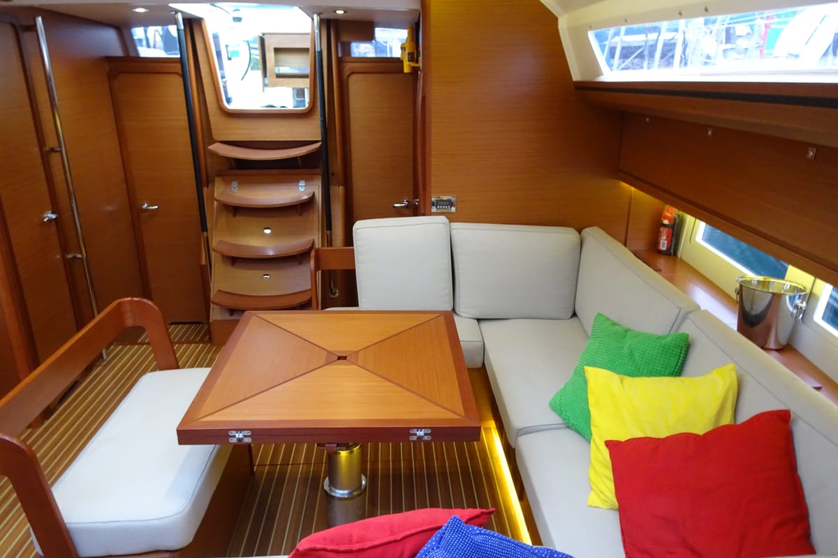 Salon of Notus, a Dufour 520 GL sailboat at Primošten, Croatia