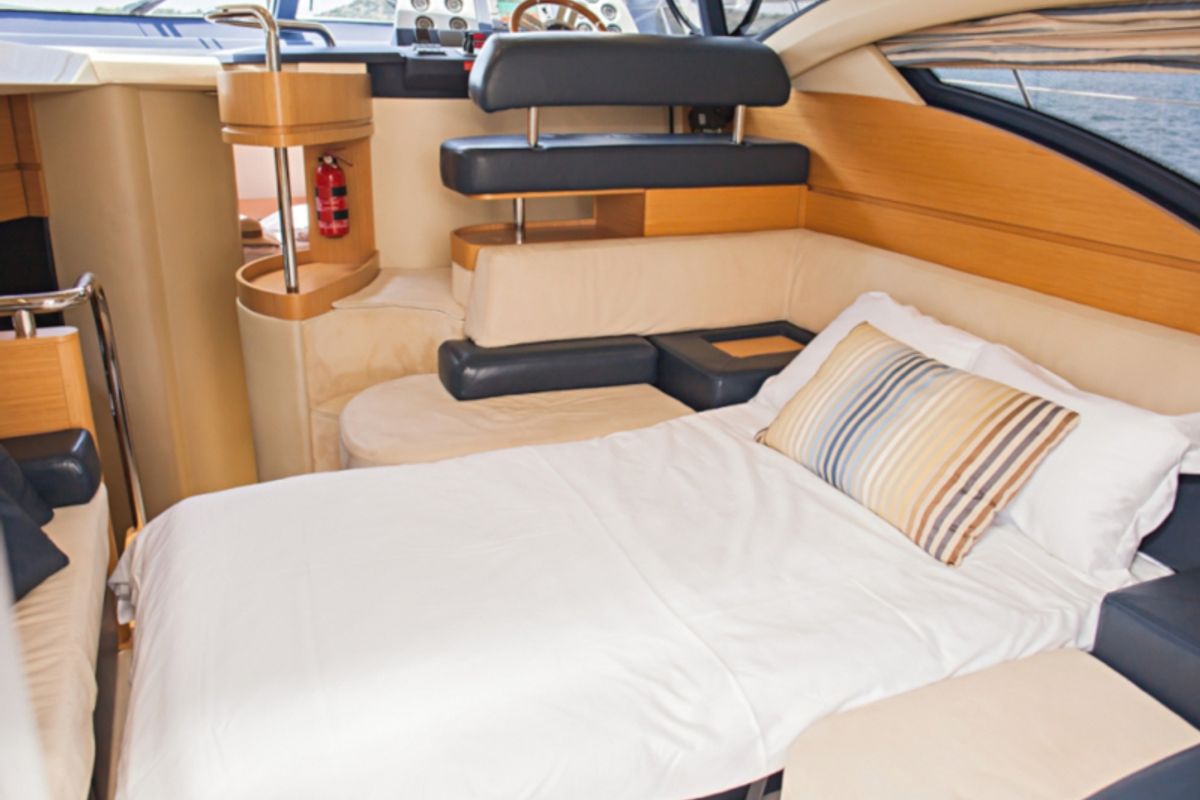 Salon of Lou Ann, a Azimut 43 S motorboat at Seget Donji, Croatia