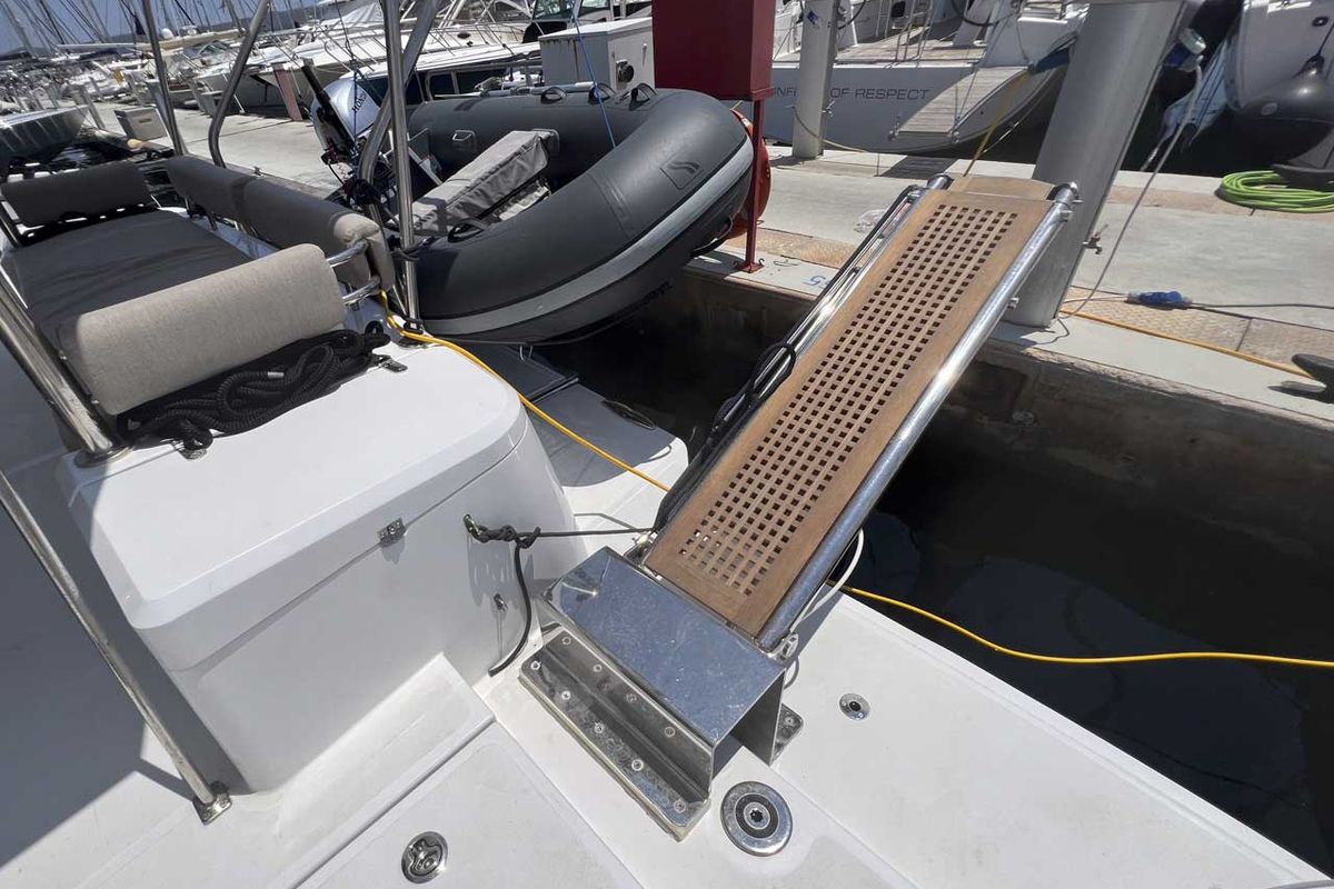 Jeux D'Hiver, a Bali 4.2 catamaran at Lavreotiki Municipal Unit, Greece