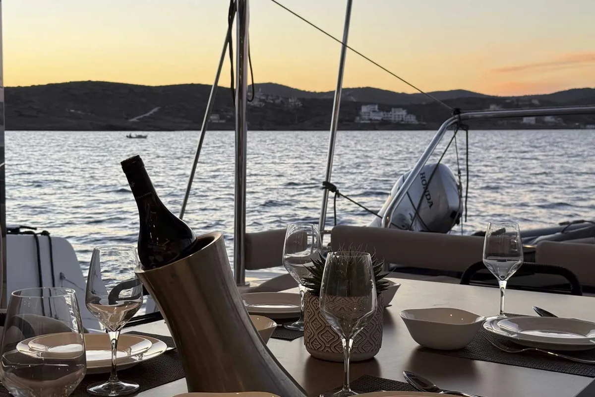 Salon of Jeux D'Hiver, a Bali 4.2 catamaran at Lavreotiki Municipal Unit, Greece