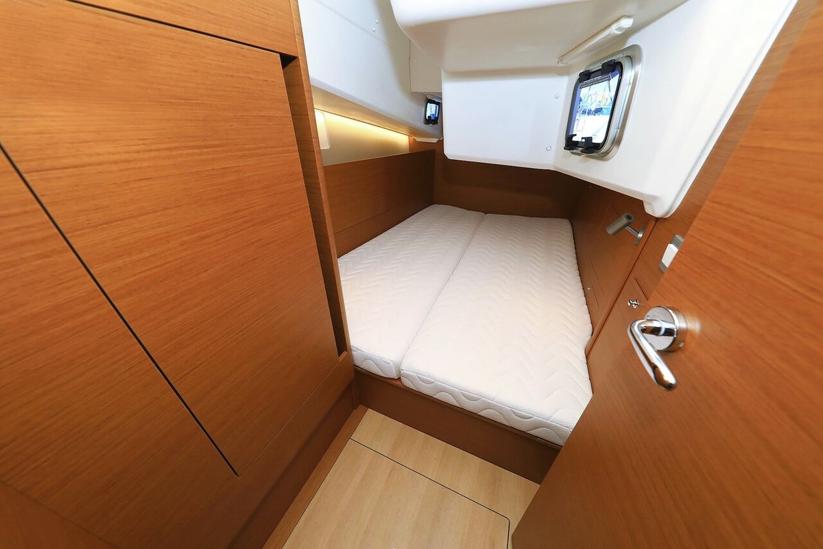 Cabin on Vague, a Jeanneau Sun Odyssey 410 sailboat at Zadar, Croatia