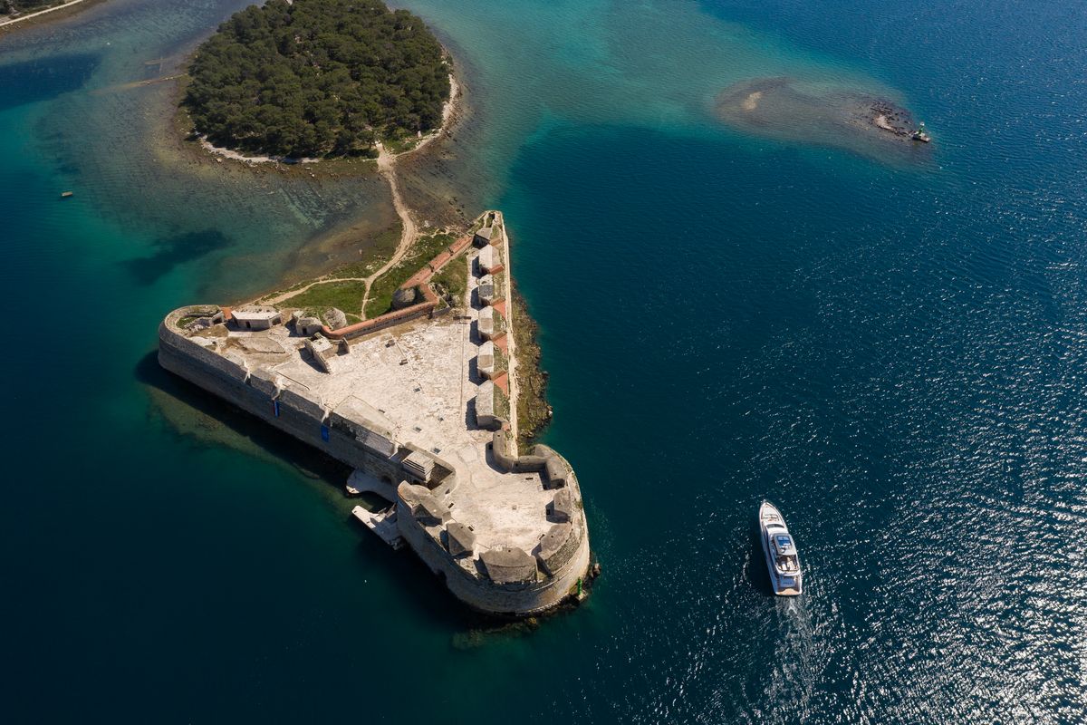 Exterior view of PREWI, a Azimut 78 Fly yacht at Grad Šibenik, Croatia