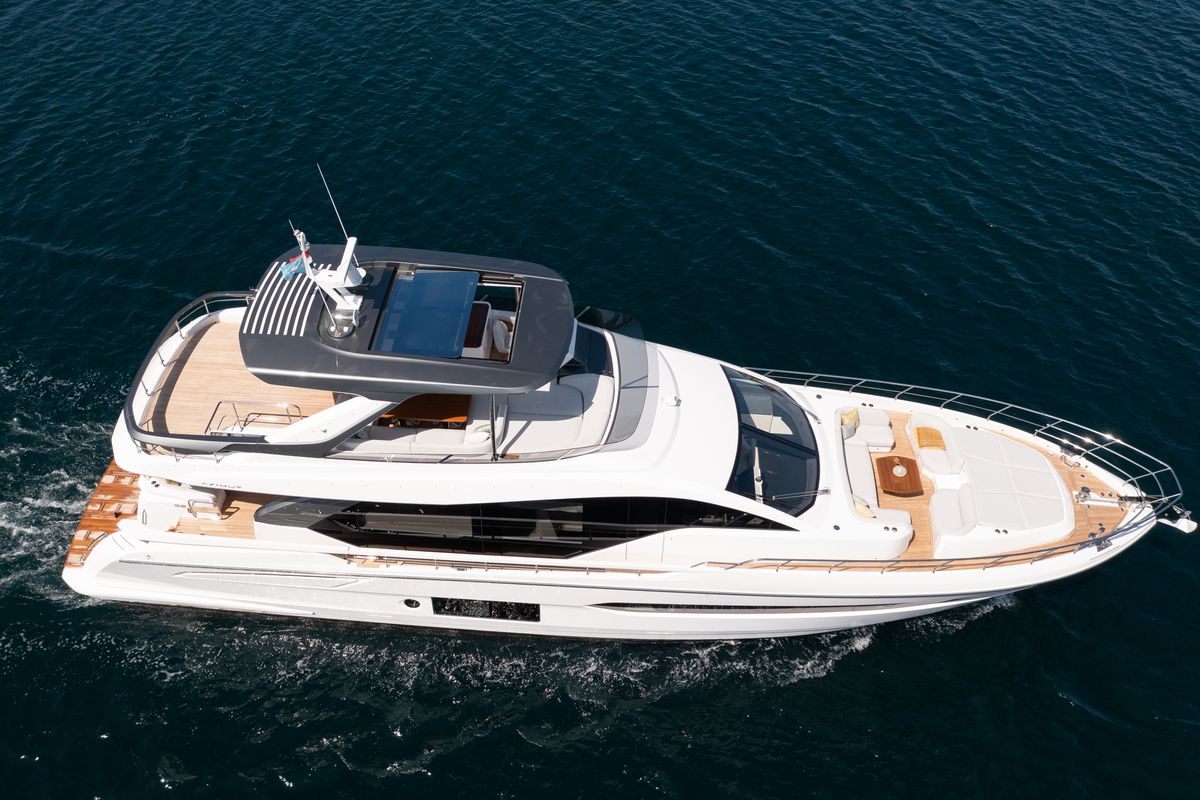 Exterior view of PREWI, a Azimut 78 Fly yacht at Grad Šibenik, Croatia