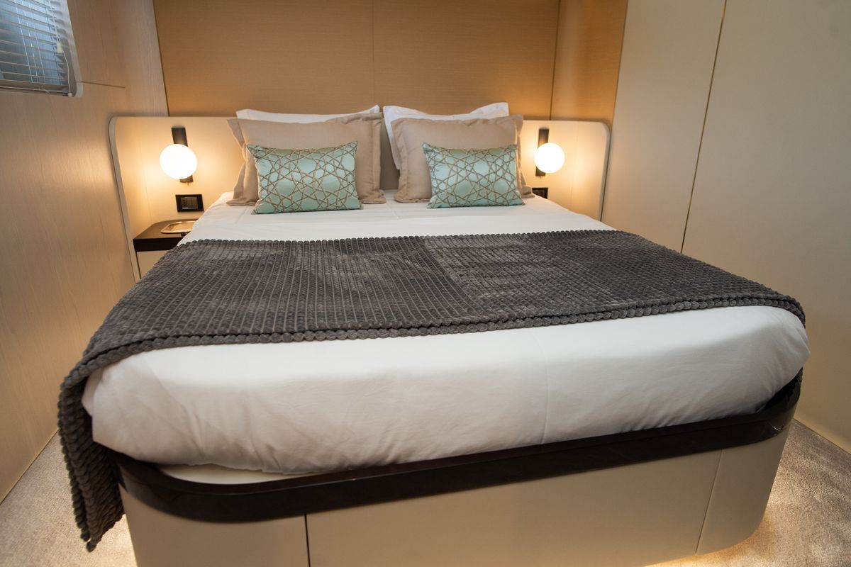 Cabin on PREWI, a Azimut 78 Fly yacht at Grad Šibenik, Croatia