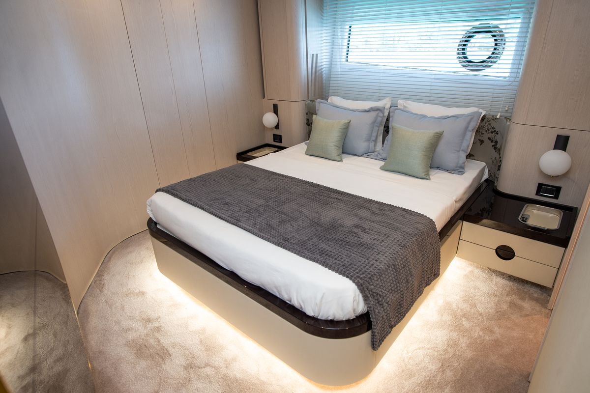 Cabin on PREWI, a Azimut 78 Fly yacht at Grad Šibenik, Croatia