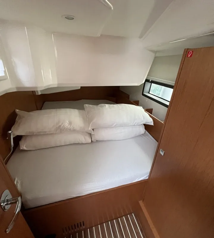 Cabin on Nela, a Bavaria C38 sailboat at Pirovac, Croatia