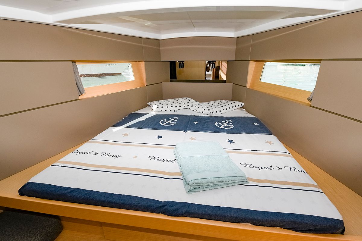 Cabin on Lisis, a Beneteau Oceanis 38 sailboat at Sitges, Spain