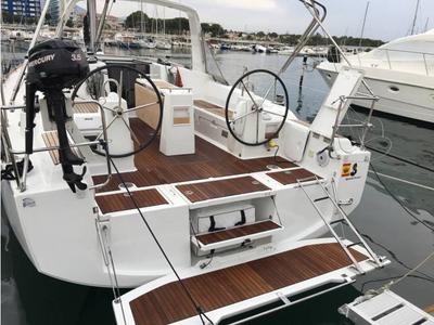 Deck of Lisis, a Beneteau Oceanis 38 sailboat at Sitges, Spain