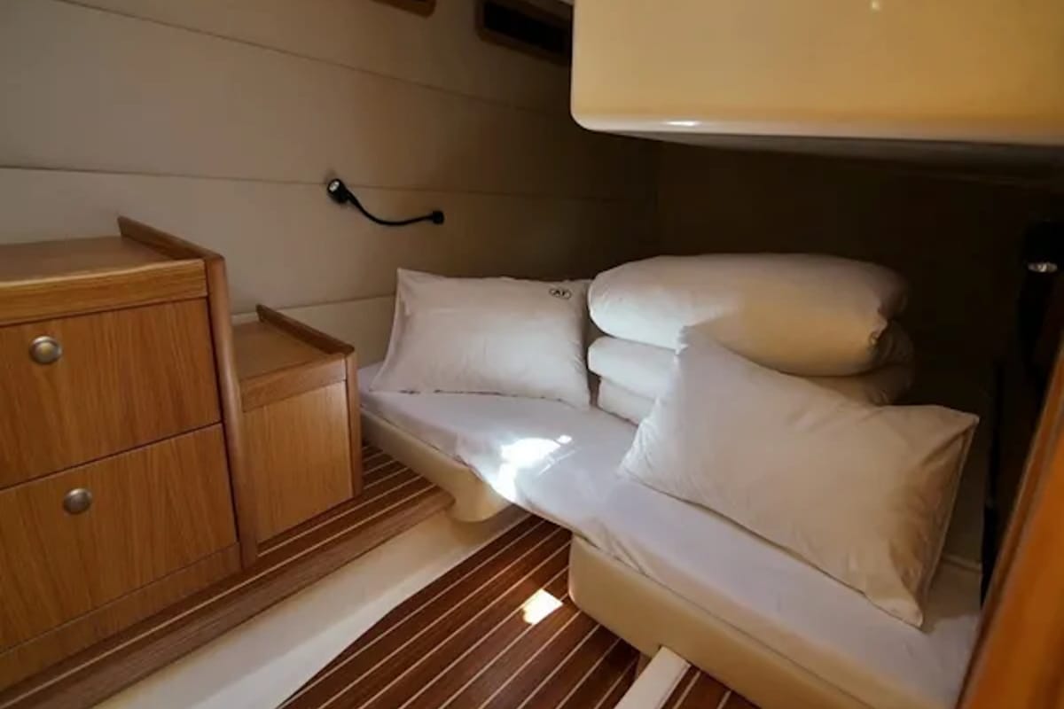 Cabin on Roberta, a SAS - Vektor Adriana 44 yacht at Općina Sukošan, Croatia