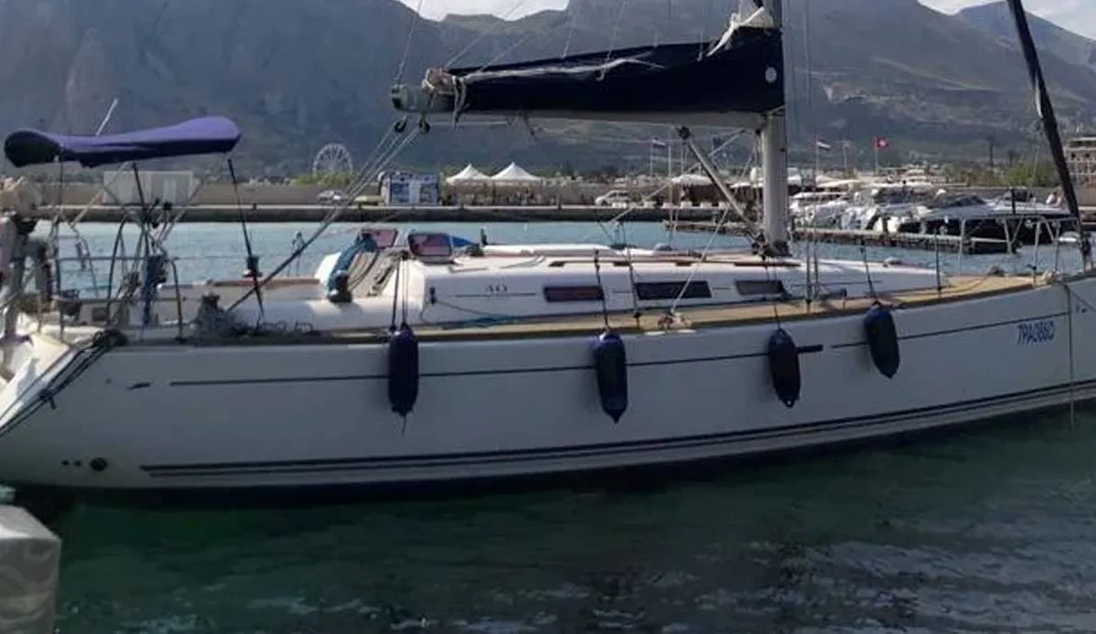 Cabin 2, a Dufour Dufour 40 sailboat at Capo d'Orlando, Italy