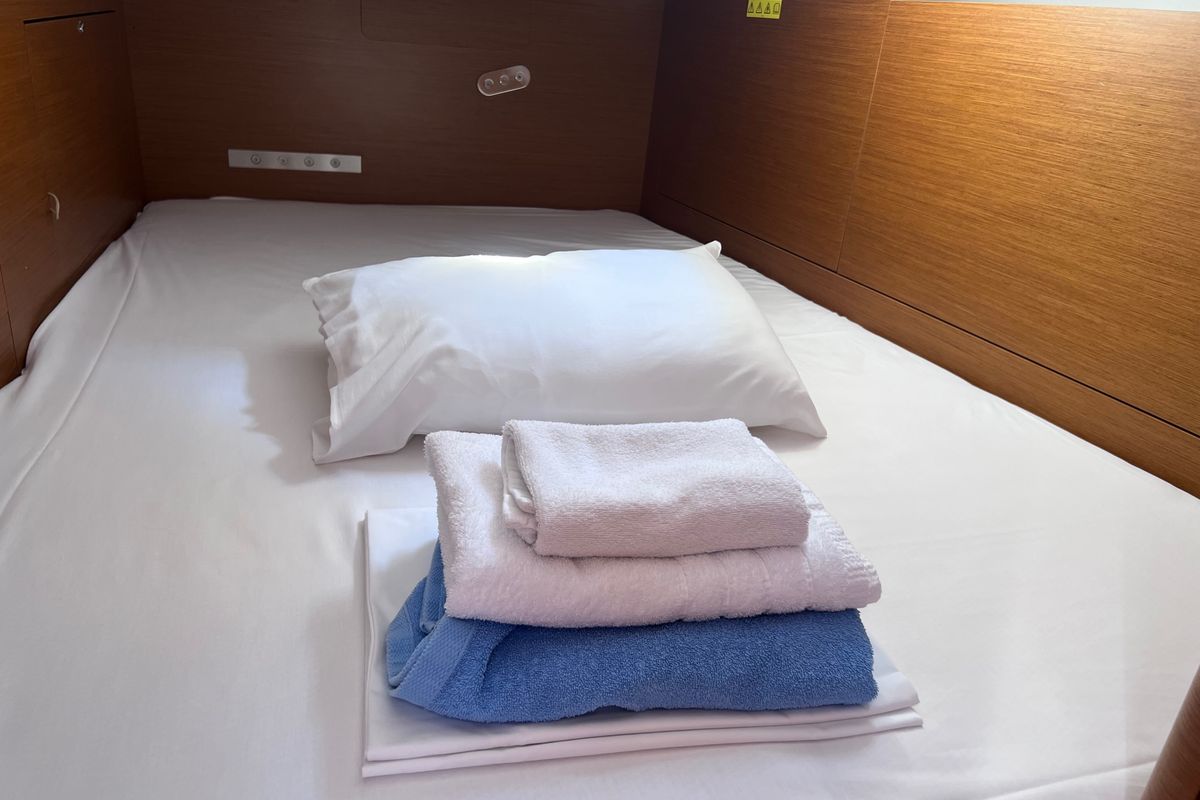 Cabin on Stilvi, a Jeanneau Sun Odyssey 410 sailboat at Loutraki, Greece