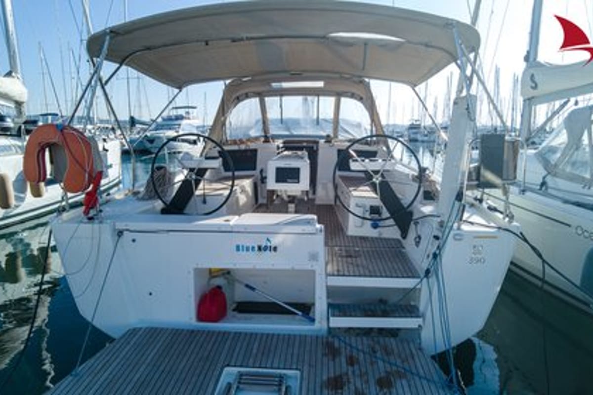Cockpit of Blue Note, a Dufour 390 GL sailboat at Plan-d'Aups-Sainte-Baume, France