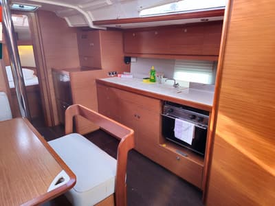 Salon of Vivo, a Dufour 430 GL sailboat at Grad Kaštela, Croatia