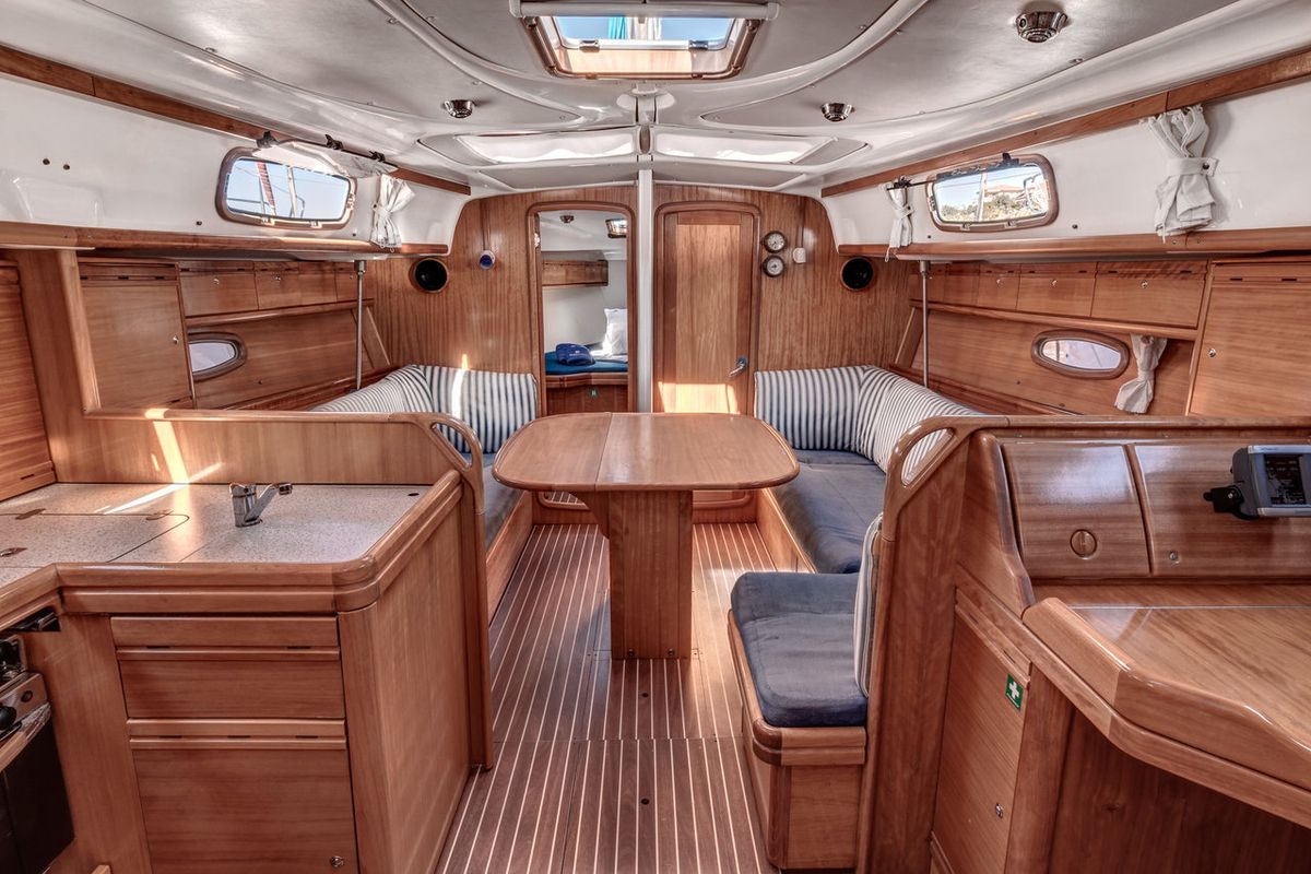 Salon of Hespera, a Bavaria 37 Cruiser sailboat at Kontokali, Greece