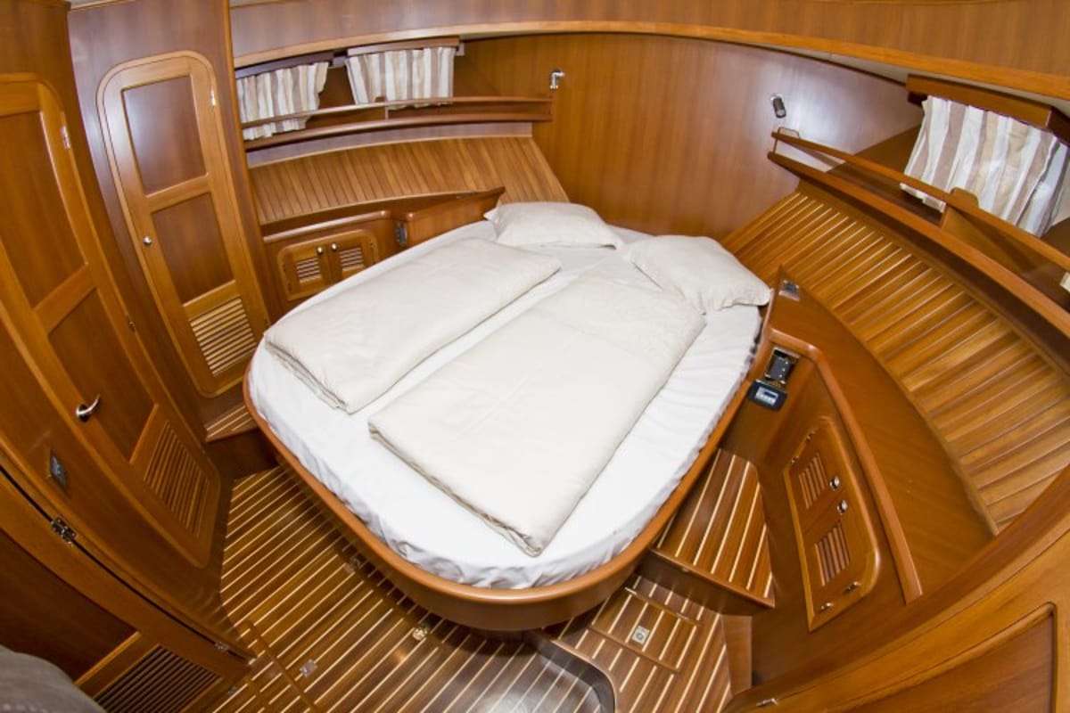 Cabin on Anna Sophie, a Adagio Yachts Adagio Europa 51.5 motorboat at Primošten, Croatia