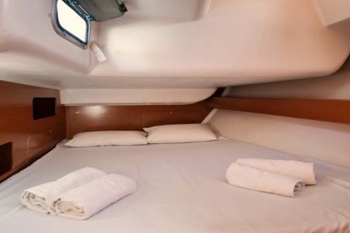 Cabin on Ksenya, a Beneteau Cyclades 43.4 sailboat at Salamina Municipal Unit, Greece