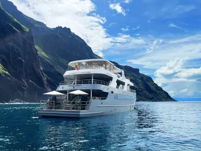 Galapagos Tribute - Luxury Yacht