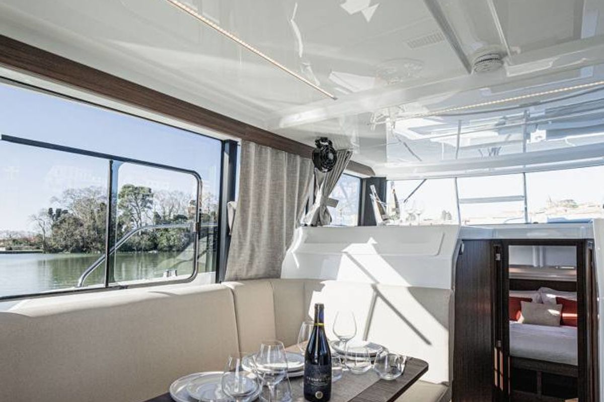 Salon of Liberty - Luxury 8, a Cygnet Liberty motorboat at Guipry-Messac, France