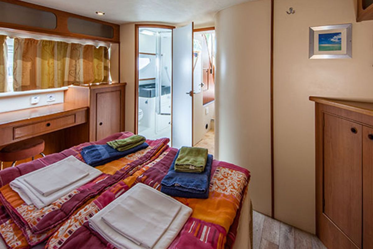 Cabin on E400-31, a Pénichette Europa E.400 motorboat at Fürstenberg/Havel, Germany
