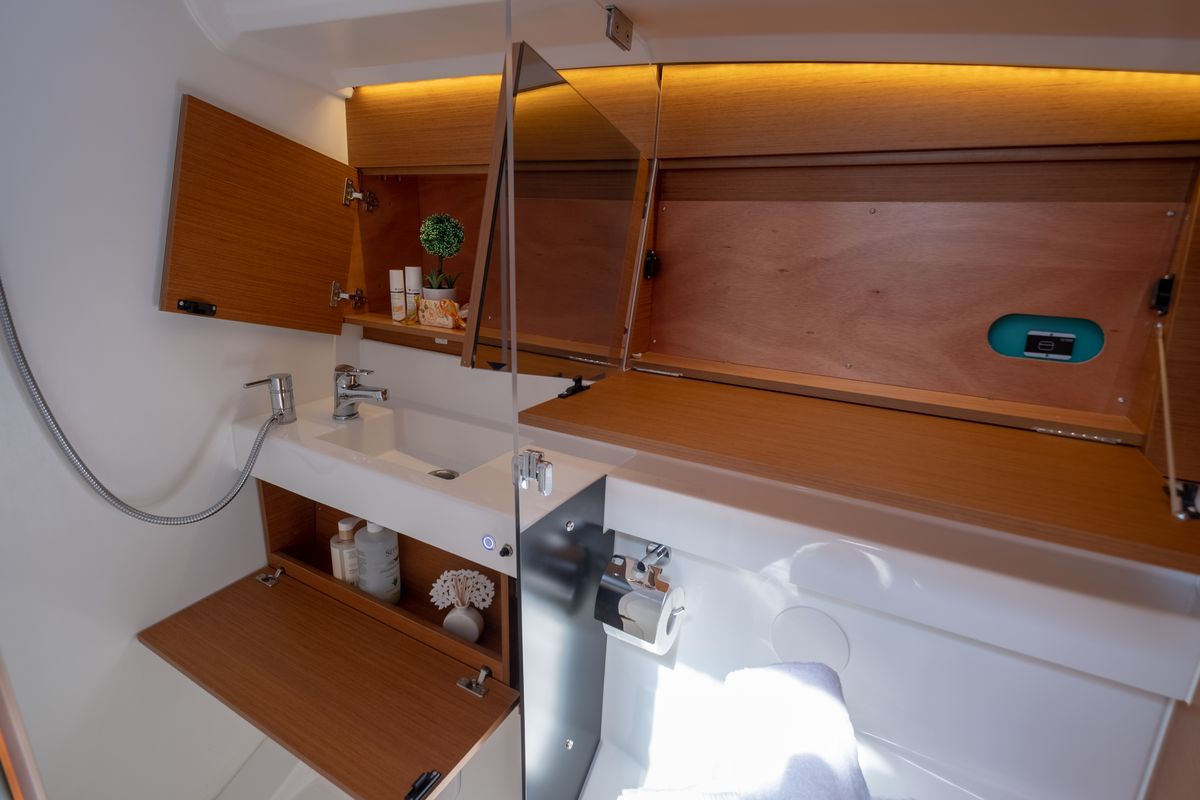 Cabin on Sammy, a Jeanneau Sun Odyssey 410 sailboat at Municipal Unit of Lefkada, Greece