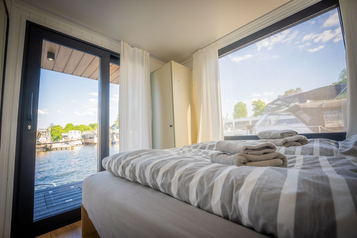 Cabin on Pina, a Woma D13 motorboat at Fürstenberg/Havel, Germany