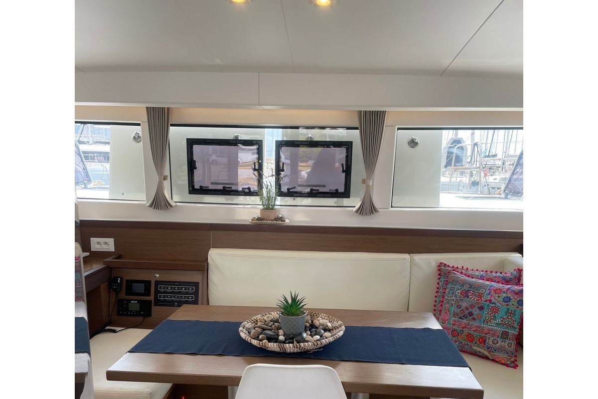 Salon of CATALINA, a Lagoon 40 catamaran at Athens, Greece