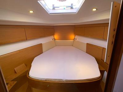 Cabin on Aurora, a Jeanneau Sun Odyssey 45DS sailboat at Volos Municipality, Greece