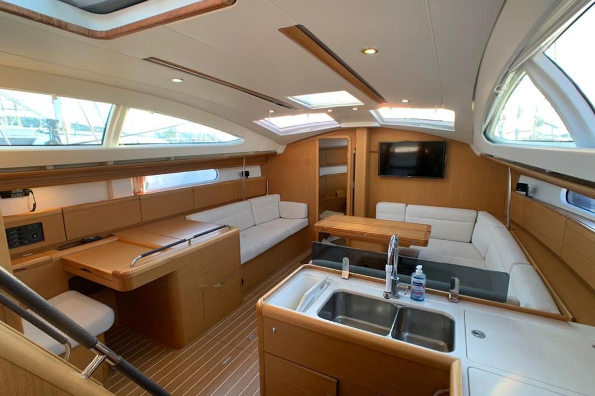 Salon of Aurora, a Jeanneau Sun Odyssey 45DS sailboat at Volos Municipality, Greece