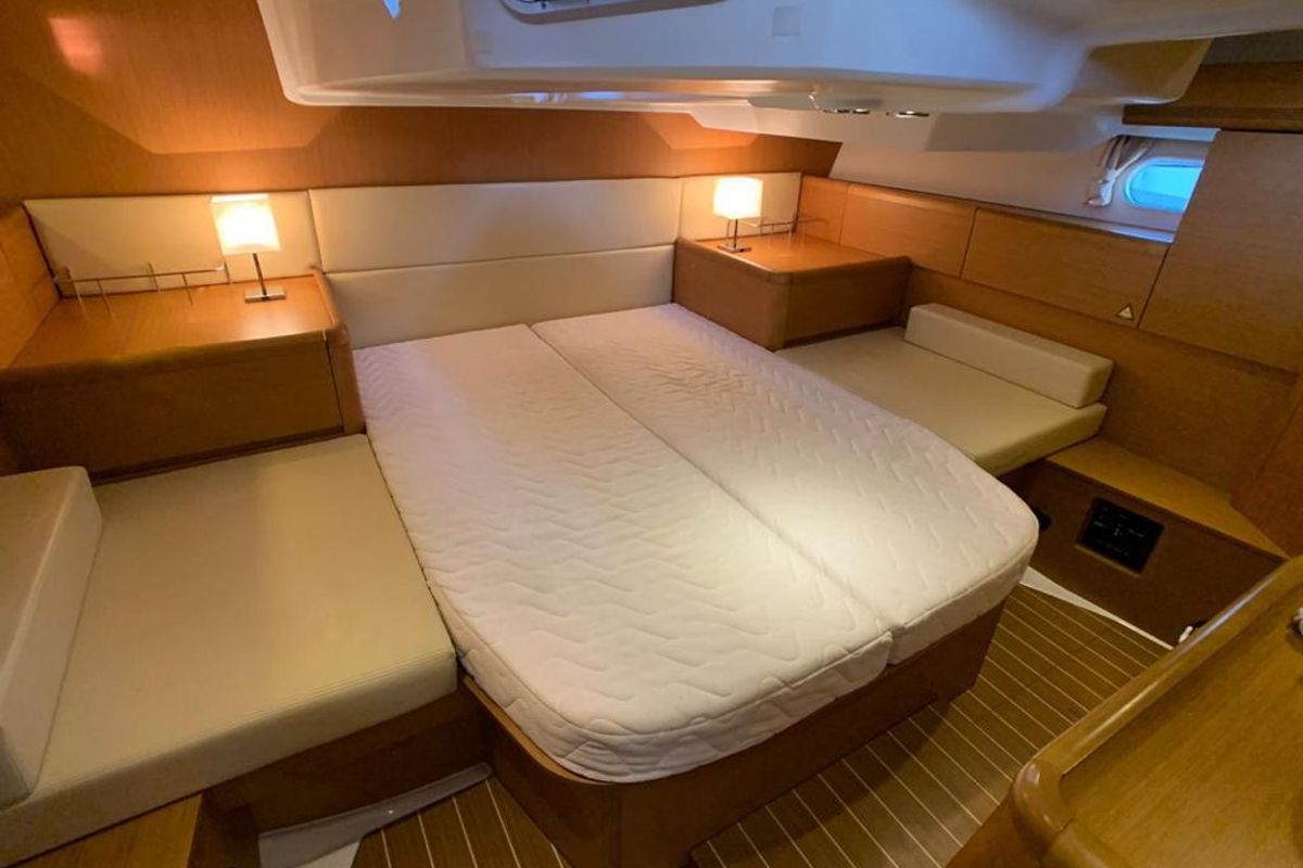 Cabin on Aurora, a Jeanneau Sun Odyssey 45DS sailboat at Volos Municipality, Greece