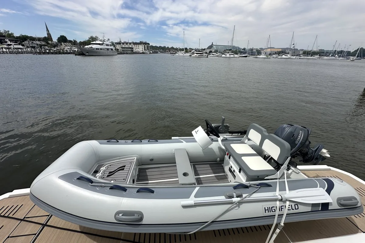 La Dolce Vita, a Fountaine Pajot MY6 catamaran at Chesapeake, United States