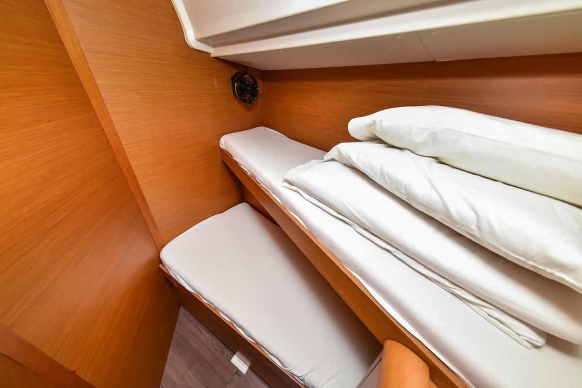 Cabin on Pižulot, a Jeanneau Sun Odyssey 449 sailboat at Općina Sukošan, Croatia