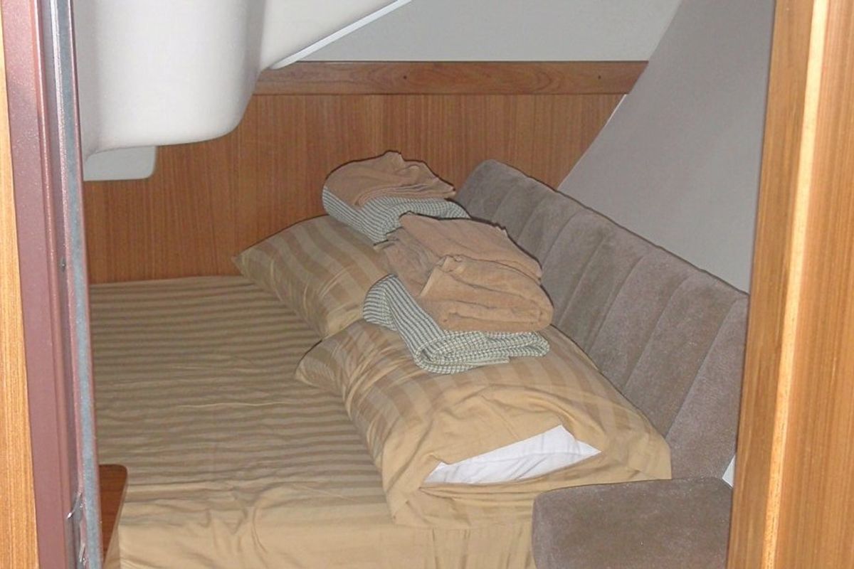 Cabin on Vag Alame, a Catalina Yachts Catalina 375 sailboat at Baan Salak Phet, Thailand