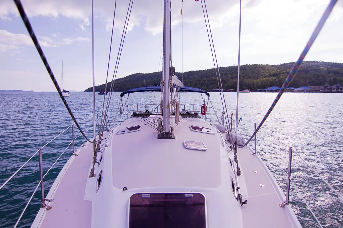 Deck of Vag Alame, a Catalina Yachts Catalina 375 sailboat at Baan Salak Phet, Thailand