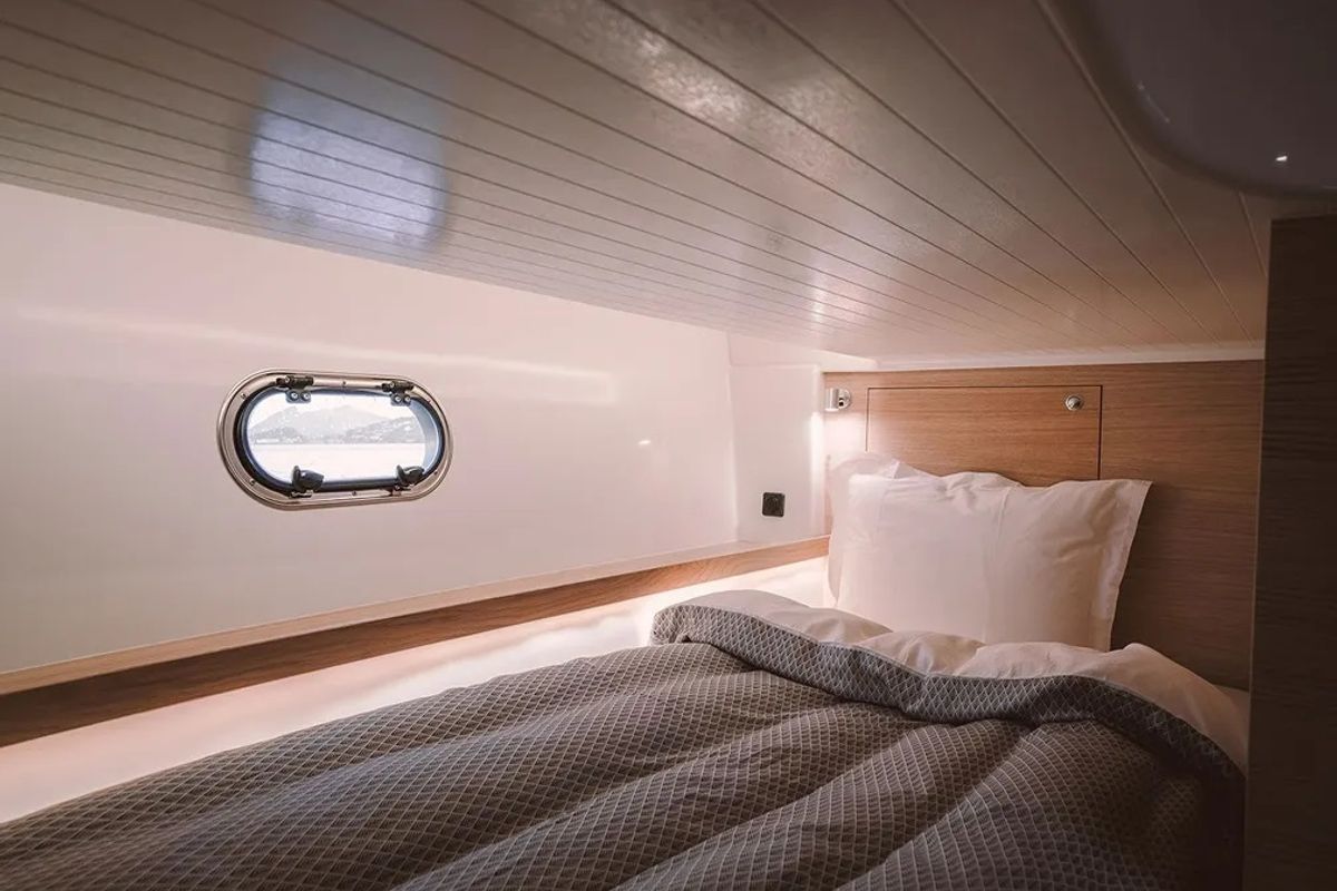Cabin on Timeless, a Viknes Skilso 35 Panorama motorboat at Općina Sukošan, Croatia