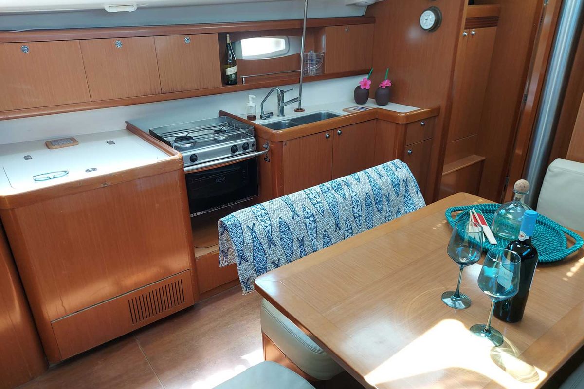Galley of Onar, a Beneteau Oceanis 43 sailboat at Marina Delta Kallithea, Greece