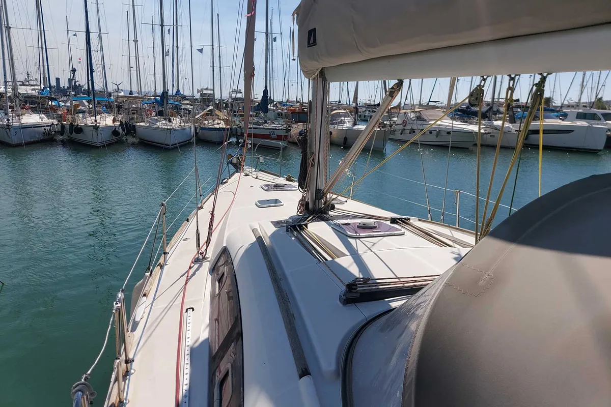 Deck of Onar, a Beneteau Oceanis 43 sailboat at Marina Delta Kallithea, Greece