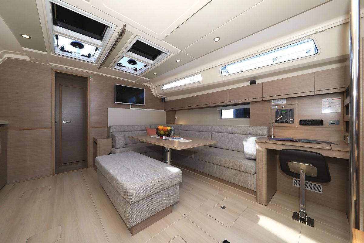Salon of Licence To Chill, a Hanse Yachts Hanse 508 sailboat at Grad Kaštela, Croatia
