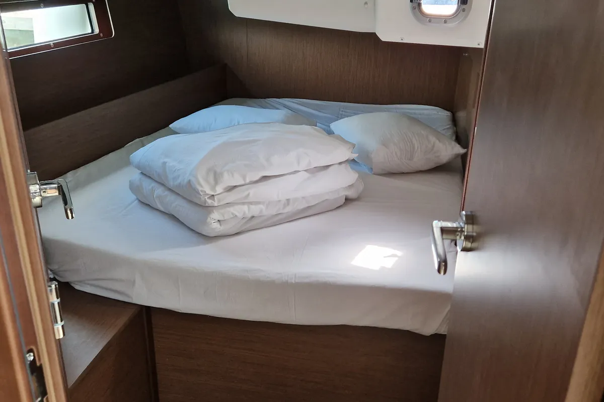 Cabin on Sali, a Beneteau Oceanis 40.1 sailboat at Općina Medulin, Croatia
