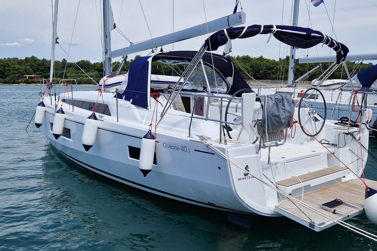 Exterior view of Sali, a Beneteau Oceanis 40.1 sailboat at Općina Medulin, Croatia