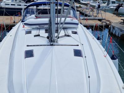 Deck of Sali, a Beneteau Oceanis 40.1 sailboat at Općina Medulin, Croatia