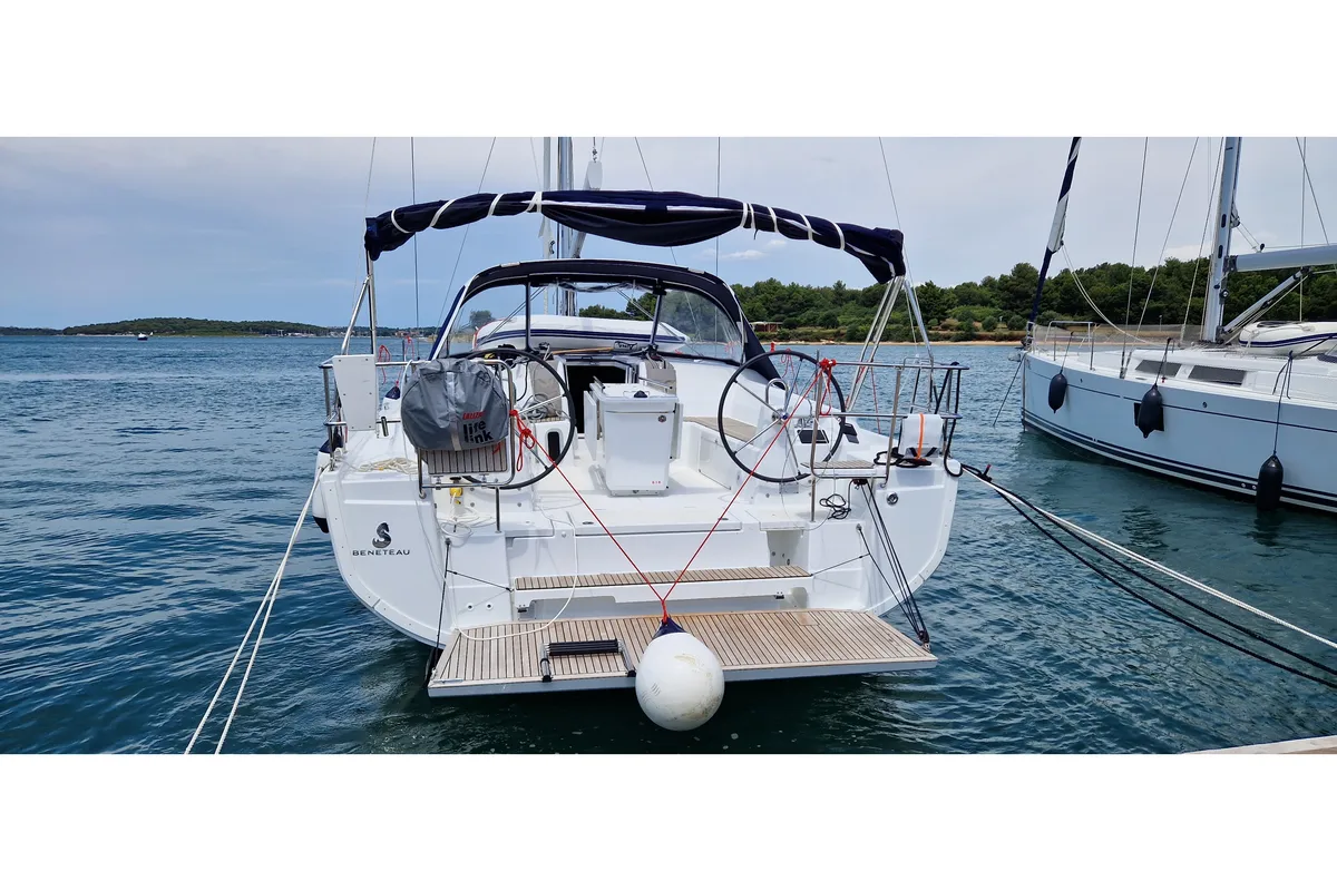 Exterior view of Sali, a Beneteau Oceanis 40.1 sailboat at Općina Medulin, Croatia