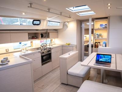 Salon of Nalu, a Beneteau Oceanis 46.1 sailboat at Općina Medulin, Croatia