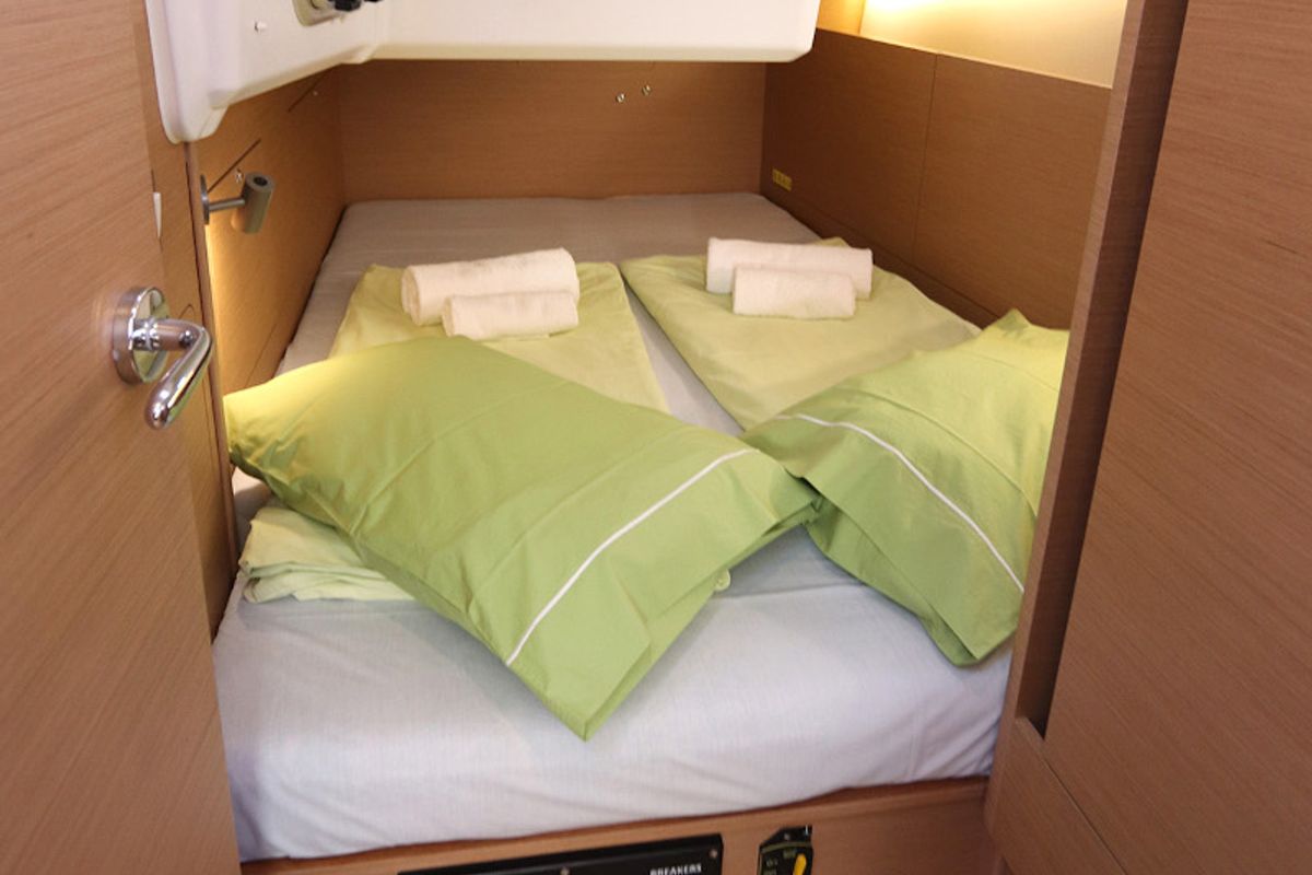 Cabin on Aris, a Jeanneau Sun Odyssey 410 sailboat at Lavreotiki Municipal Unit, Greece