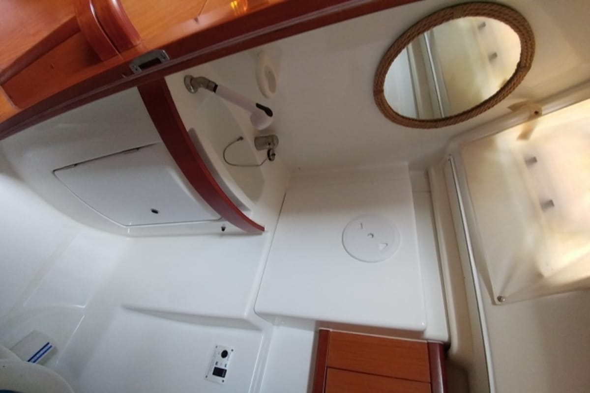 Head on Beluga, a Beneteau Oceanis 43 sailboat at Municipal Unit of Elefsina, Greece