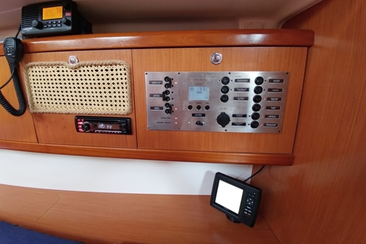 Beluga, a Beneteau Oceanis 43 sailboat at Municipal Unit of Elefsina, Greece